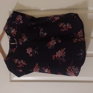 Large Blouse.  Black/Floral